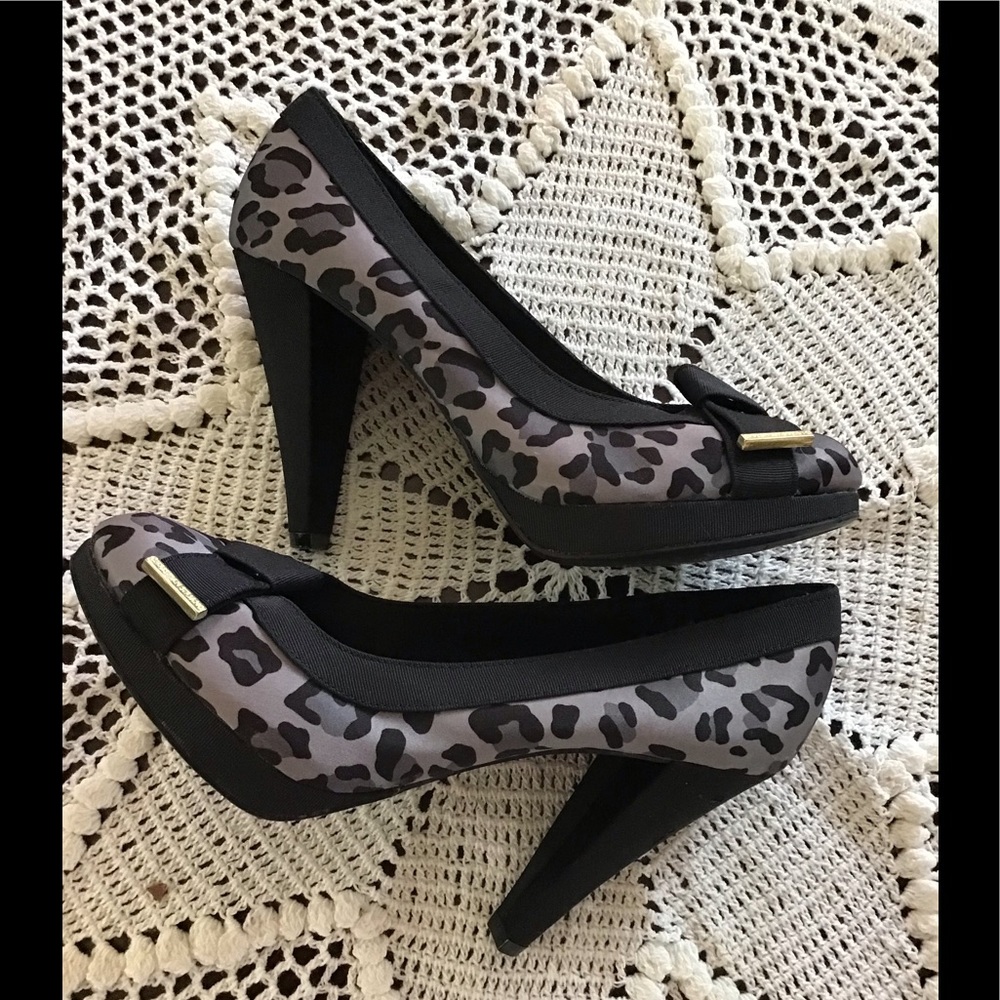 Christian Siriano Gray/Silver Leopard Heels